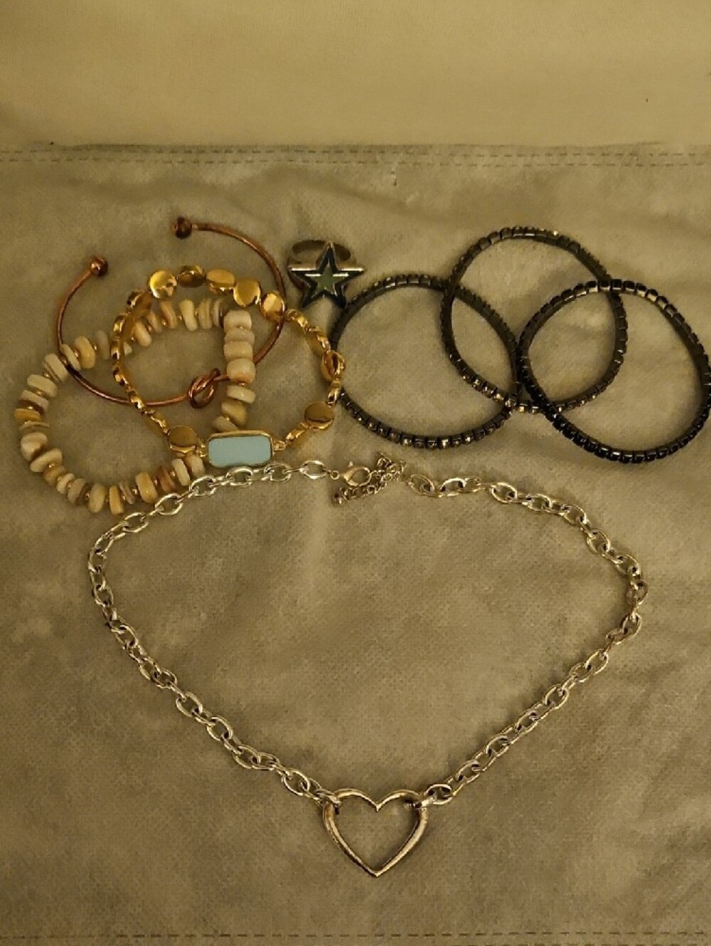 Jewelry Bundle 8 Pieces Heart Link Necklace, Bracelets & Ring - Picture 7 of 9